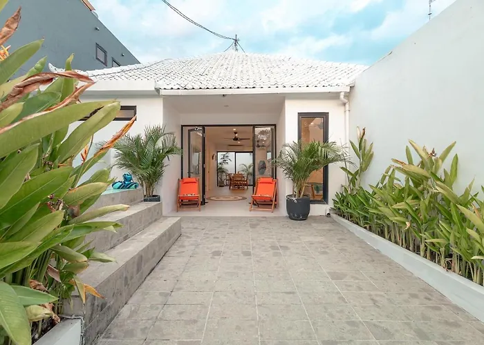 Stylish Private With Pool In *