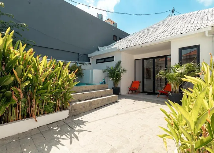 Stylish Private With Pool In